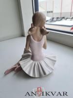 Статуетка балеринка с цветком